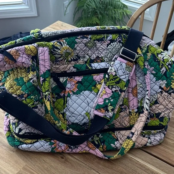 Vera Bradley Multicolor Floral Quilted Travel Bag - Picture 1 of 9